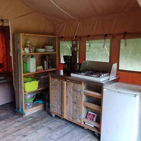 La Cour D'enchere Campsite Saint-Palais (Allier)